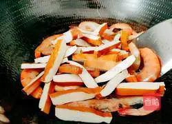 Illustration of how to make fried shrimps with dried tofu, chives and shrimps 10
