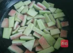 Illustration of how to make twice-cooked pork with melon rind 4