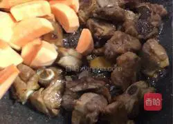 Cantonese farmhouse cuisine - sweet potato braised pork ribs illustration 6