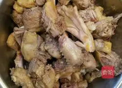 Beer duck (you don’t need to eat my beer duck) Illustration of how to drink beer) 3