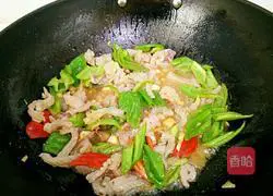 Illustration of how to make green pepper squid 8