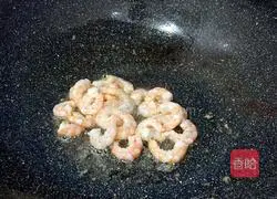 Illustration of how to make stir-fried shrimps 5