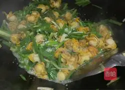 Illustration of how to make scallops with green onions 6