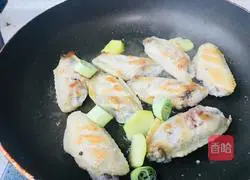 Illustration of how to make Coke Chicken Wings 5