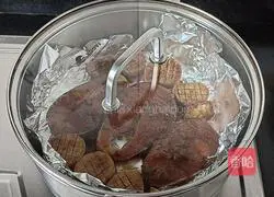 Illustration of how to make sauce-flavored tin foil grilled fish 11