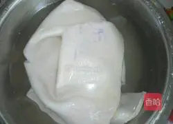 Illustration of how to make crystal meat jelly 1