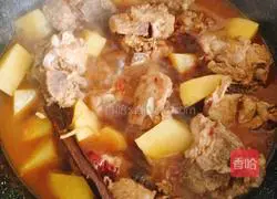 Illustration of how to make braised pork ribs with corn, carrots and potatoes 6