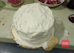 Illustration of how to make six-inch fruit cream cake 3