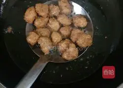 Illustration of how to make fried tofu and meatballs 4