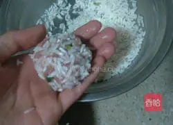 Illustration of how to make pearl meatballs 11