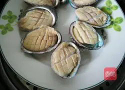 Illustration of how to make abalone with garlic oyster sauce 4