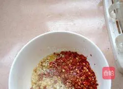 Illustration of how to make spicy garlic-based shrimp 6