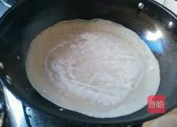 Illustration of how to make white lettuce and twice-cooked pork 3