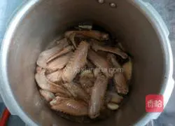 Illustration of Beer Duck Wings 5