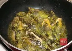 Griddle the fish in the pot Practice illustration 3