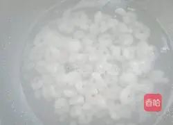 Illustration of how to make fried shrimps with egg white 1