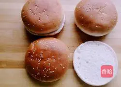 Illustration of how to make beef burgers 6