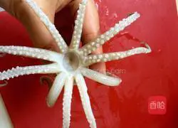 Illustration of how to fry squid tentacles 3