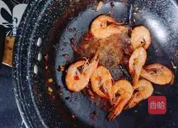 Illustration of how to make stir-fried prawns 4
