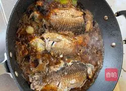 Illustration of how to cook crucian carp in sauce 9