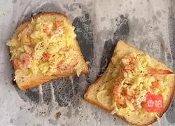 Illustration of how to make shrimp toast and cheese 8