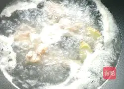 Illustration of how to make duck legs with fragrant sauce 2