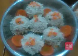 Illustration of how to make pearl meatballs 14