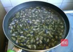 Illustration of how to make fried thin shells of nine-story pagoda 3