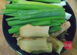 Illustration of braised soybeans and pig trotters 9