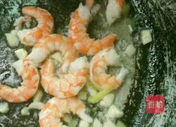 Illustration of how to make cucumber and fried shrimps 5