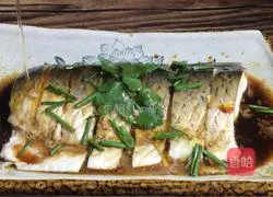 Illustration of how to make steamed grass carp segments 8