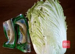 Illustration of how to make pickled pepper, chicken feet and stewed cabbage 1