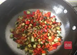 Illustration of how to make spicy stir-fried Sanding 6