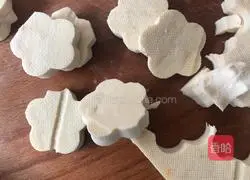 Illustration of how to make steamed tofu and steamed sausage 3