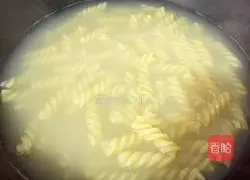 Illustration of how to make chicken breast pasta 5