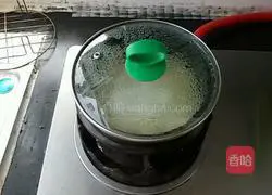 Illustration of how to make sea cucumber and millet porridge 8