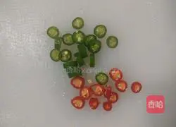 Illustration of how to make peacock fish with open tail 3