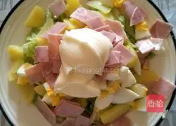 Illustration of how to make vegetable, egg and ham salad salad 7