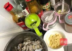 Illustration of how to make garlic scallops 2