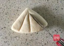 Illustration of how to make scallop steamed buns 6