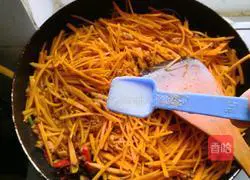 Illustration of how to make minced pumpkin shreds 11