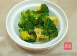 Illustration of how to make fried shrimps with broccoli 2