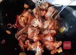Fructus fermented bean curd juice Illustration of how to cook pork ribs 8