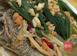 Illustration of steamed fish with bean paste 7