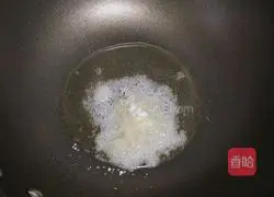 Illustration of how to make braised pork with potatoes 2