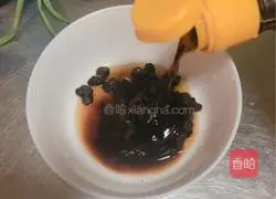 Illustration of how to cook tilapia with black bean sauce (Lantern Festival on the 15th day of the first lunar month)