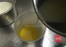 Illustration of how to make cherry blossom mousse 3