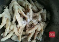 Illustration of how to make chicken feet with garlic and pickled pepper 5
