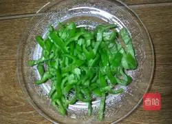 Illustration of how to make spicy stir-fried shredded eggplant 3