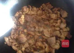 Illustration of how to stir-fry meat slices 4